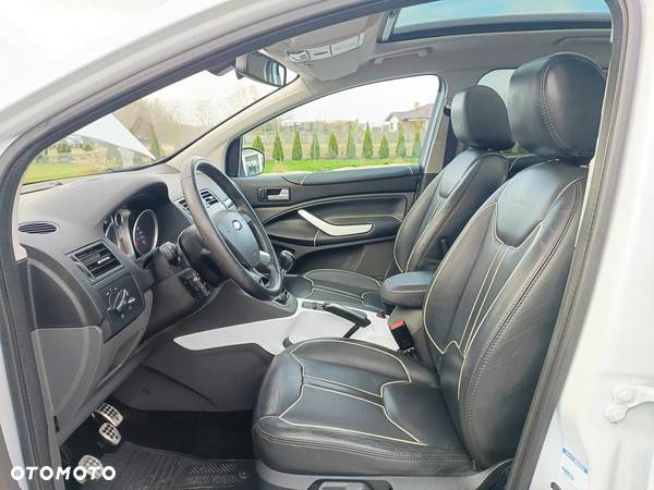 Ford Kuga 2.0 TDCi Titanium FWD - 27