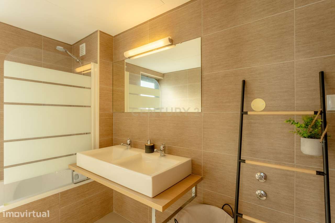 Apartamento T1+1 no Palmela Village com Piscina e 2 Lugares de Estacio-13