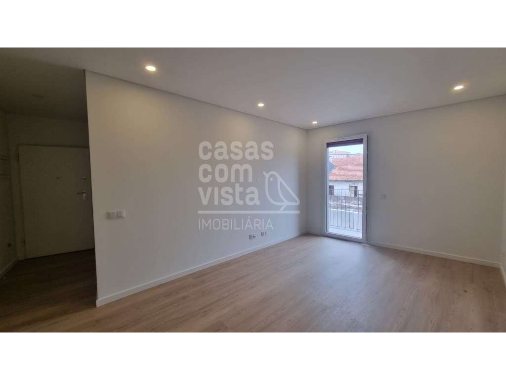 Apartamento T1 no Centro de Leiria Elegância Urbana, Design Moderno...-6