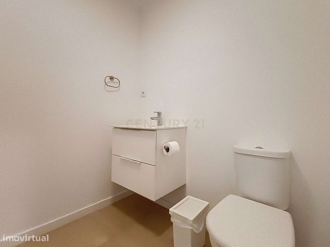 Moradia Moderna com Piscina + Apartamento Independente | Construção 20-59