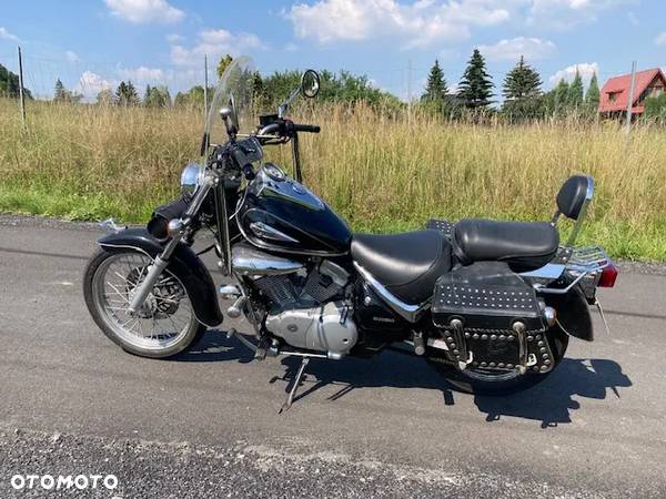 Suzuki Intruder - 1