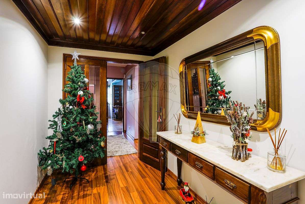 Moradia T4 para venda-7