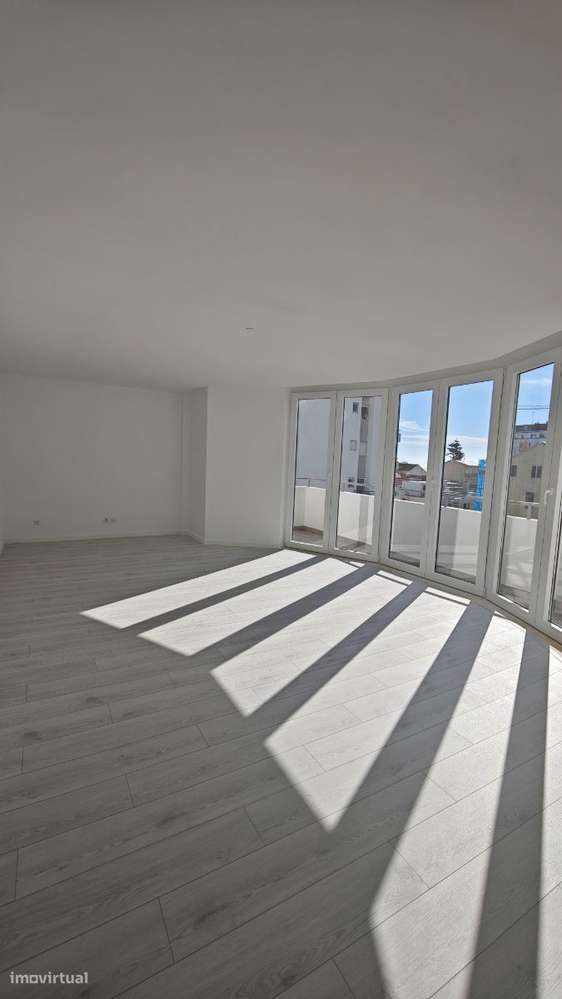 Apartamento T2 com parqueamenti e terraço. Vistas de mar-7