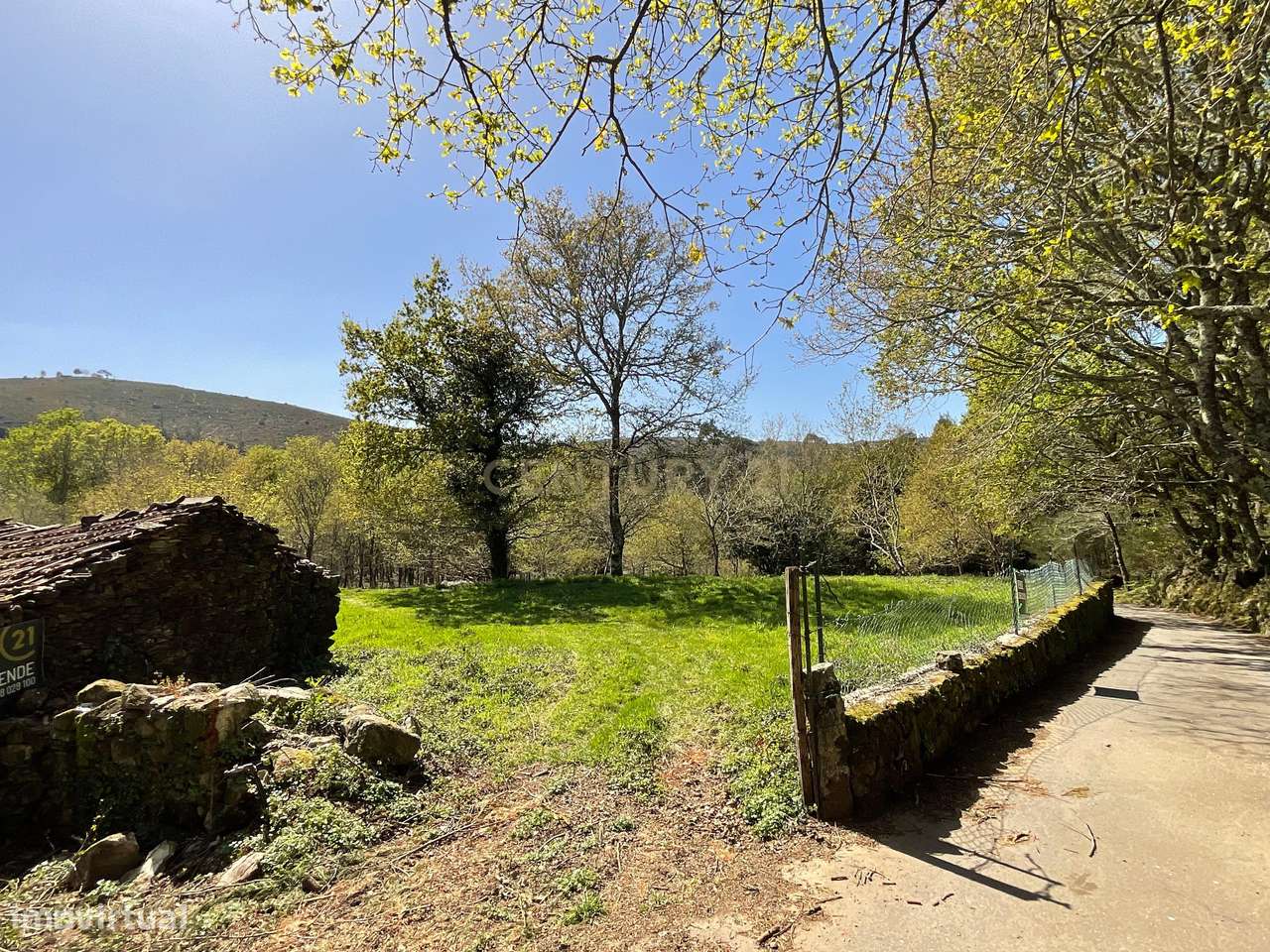 Moradia para recuperar em Paredes de Coura (Romarigães) - Grande imagem: 2/28