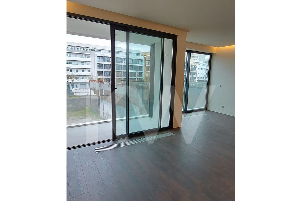 Apartamento T3 Premium com garagem, varandas e 3 wc - Matosinhos Centr