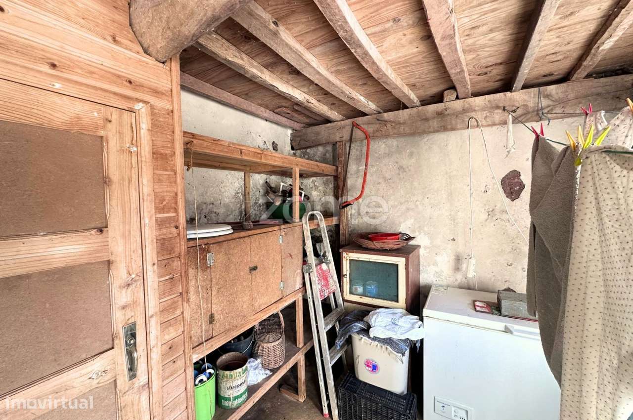 Moradia T2 típica mariense com terreno rústico e vista panorâmica - Grande imagem: 4/7