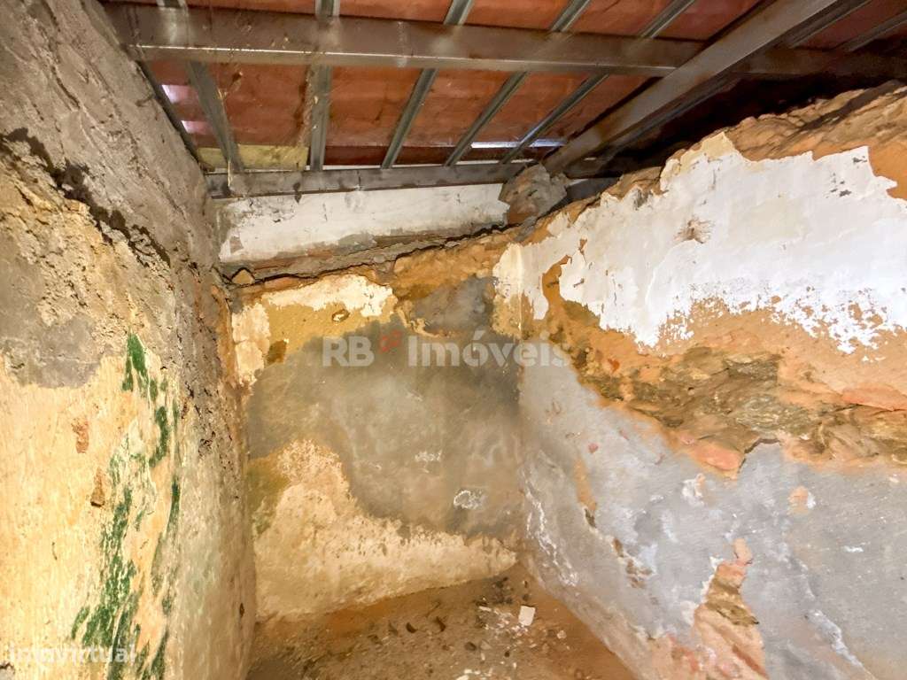 Arrecadação com Terreno e Potencial para Habitação - Roda Pequena-11