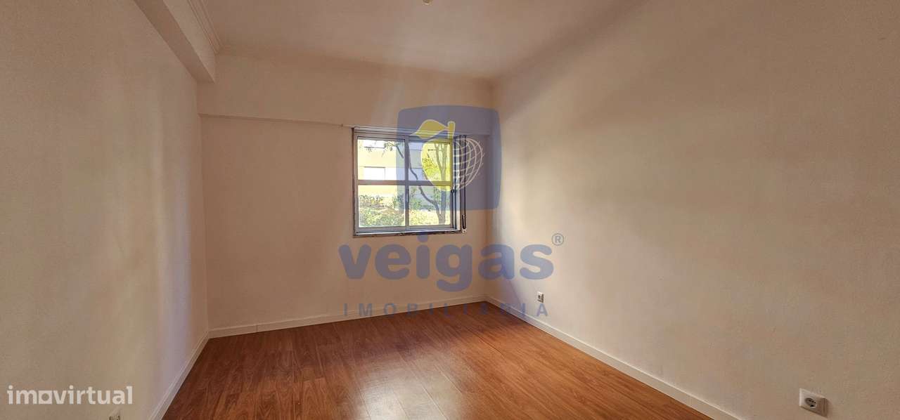 Apartamento T2 transf. em T3 Tapada das Mercês-17