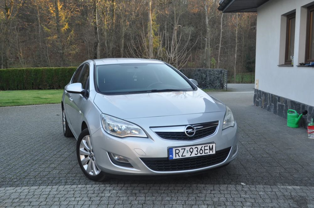 Opel Astra J 1.6 Cosmo 2009