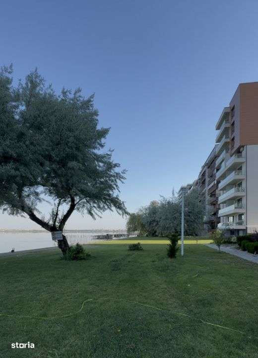 Superb | Locuinta langa lac, cu terasa, peluza si ponton - Imagine principală: 2/19