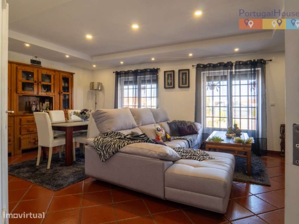 Moradia independente T3 com anexo T2 e 5.000 metros de terreno.-12