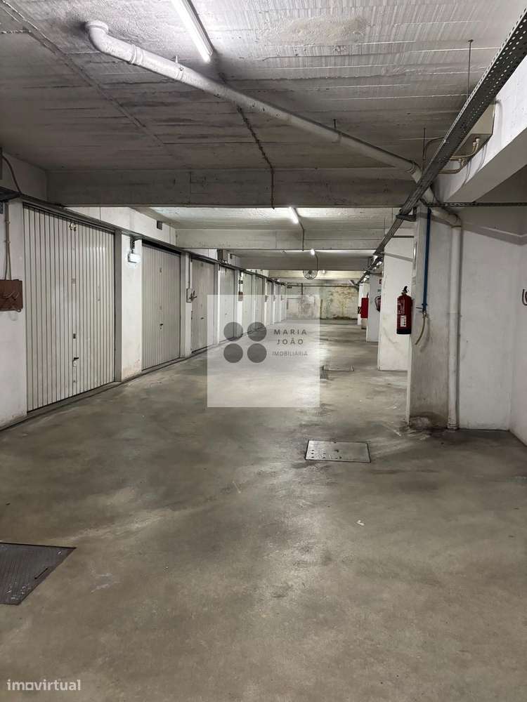 Arrendamento Garagem para 1 Carro, Zona calma, Oportunidade! - Grande imagem: 3/5