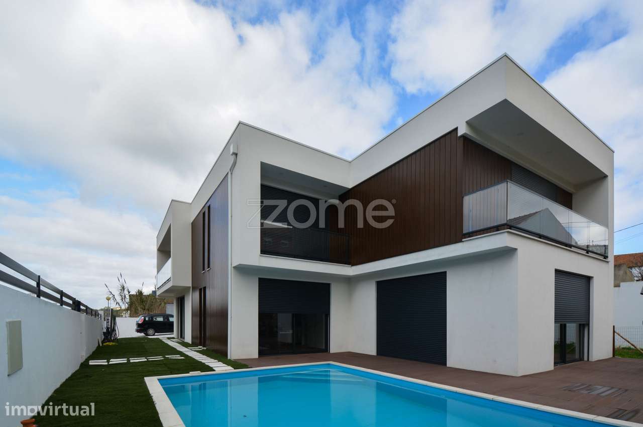 Espetacular Moradia T6 Moderna Com Piscina E Excelentes Areas