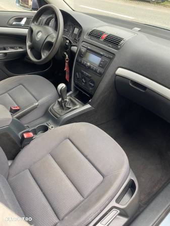 Skoda Octavia Combi 1.9TDI 4x4 Ambiente - 7