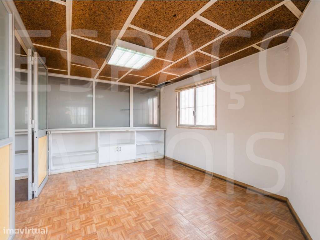 Armazém Amplo; com 2 Pisos! Boa Localização, próximo do Centro da A...-46