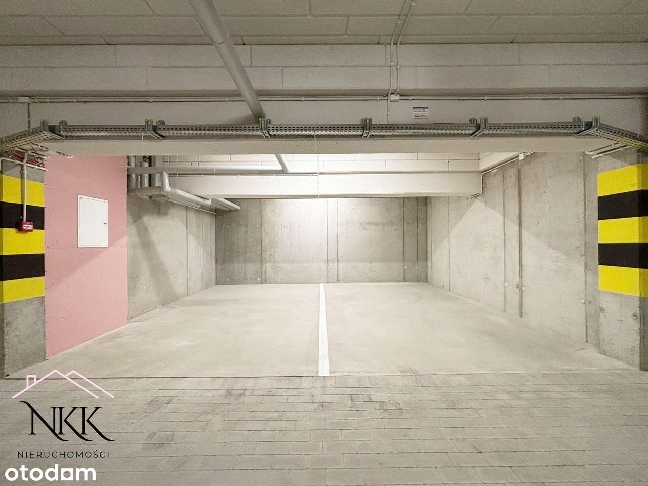 Miejsca postojowe z komórkami lokatorskimi - ścisłe centrum-0