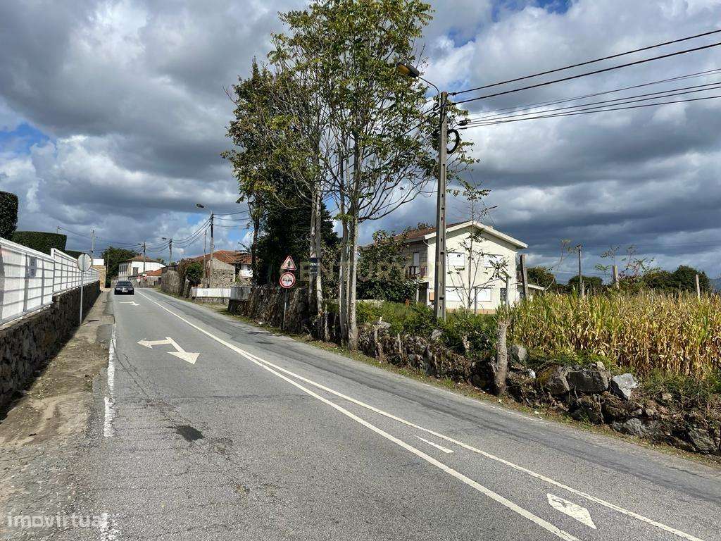 Terreno com construção aprovada  em Arcozelo Vila Verde - Grande imagem: 3/18