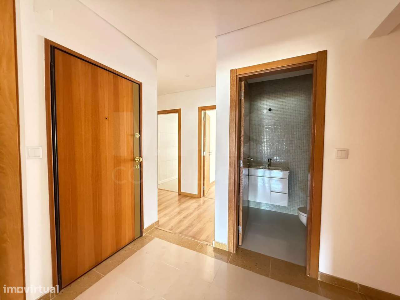 Apartamento T2 Semi-Novo | Terraço | Garagem | Bombarral-8