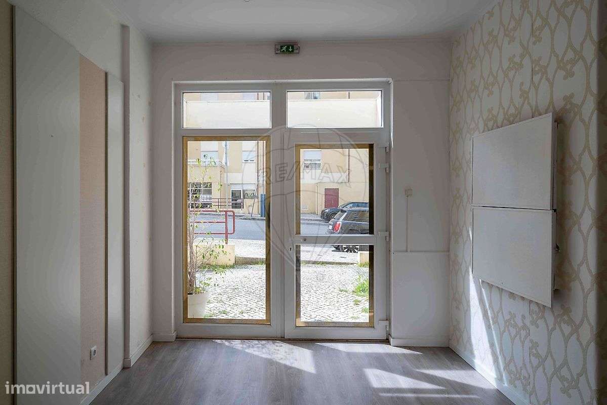 Loja à venda em Telheiras-12