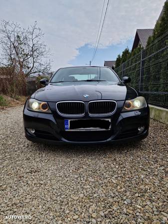 BMW Seria 3 318d Sport Line - 33