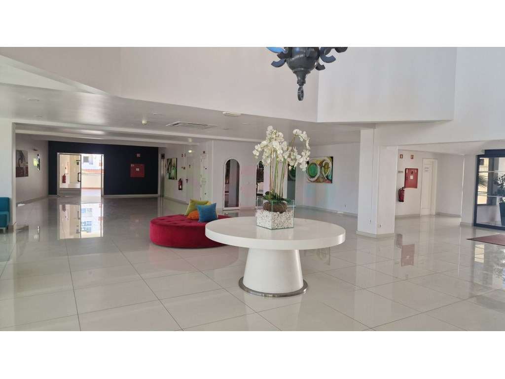 Apartamento T1 em Empreendimento Turístico de 4 Estrelas | Albufeira-5