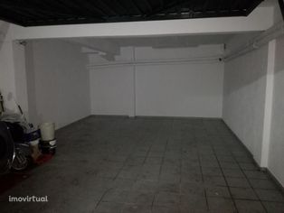 Garagem /Box - Brandoa, Amadora