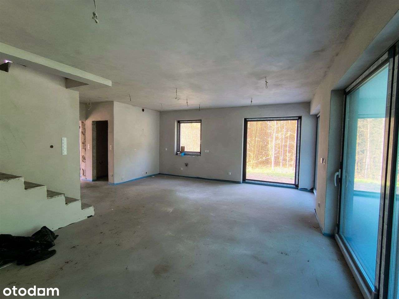 Funkcjonalny dom z dużą działką przy lesie-12