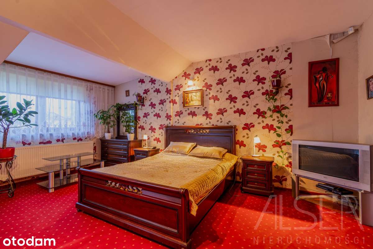 Dom na Osiedlu Bajkowym + Budynek Mieszkalno-Gosp.-12