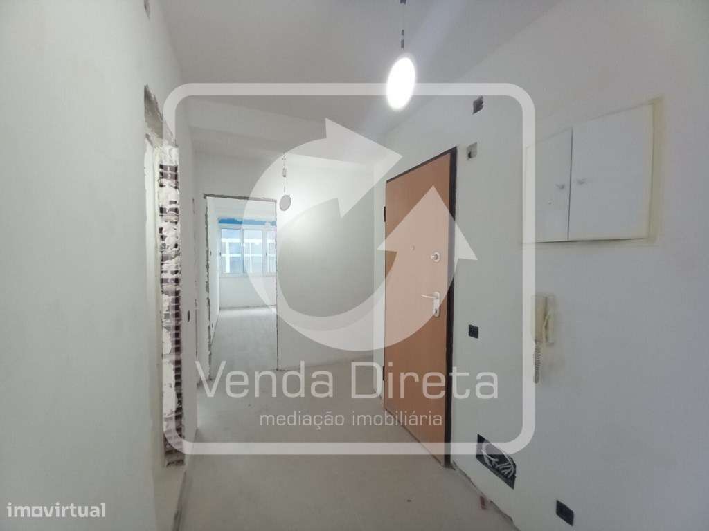 Apartamento T4 remodelado no Laranjeiro-28