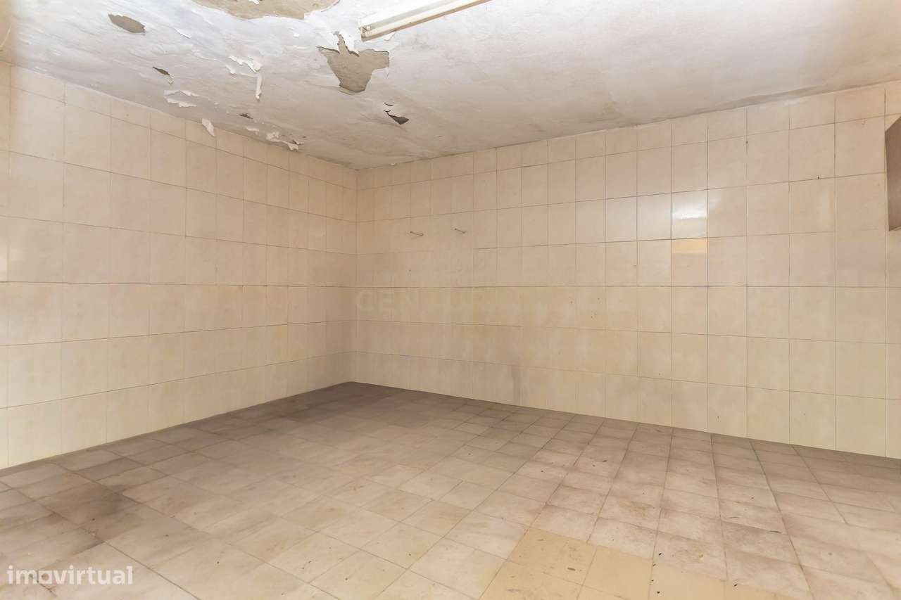 Oportunidade unica...  três assoalhadas e sótão!-34