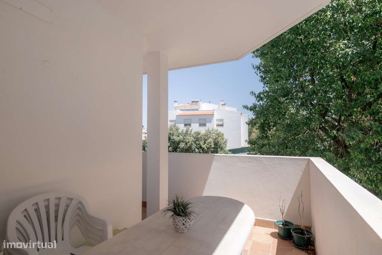 Apartamento de 2 Quartos em Lagos — Conforto, Localização e Potencial-20