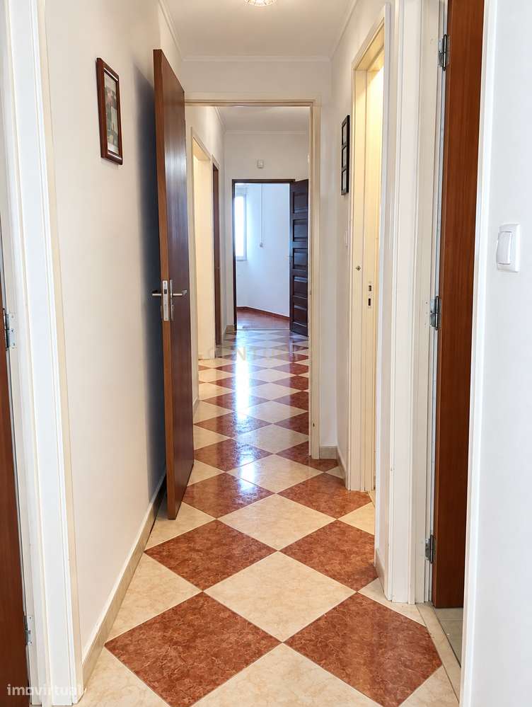 Andar de moradia T2+1 com suíte-13