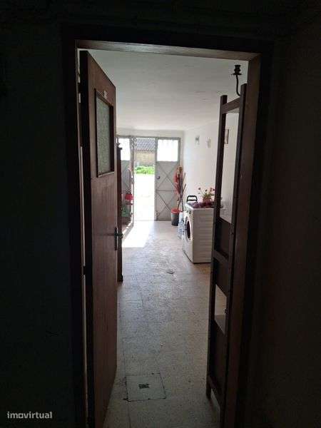 Garagem (2 divisões e casa de banho) - Grande imagem: 5/8