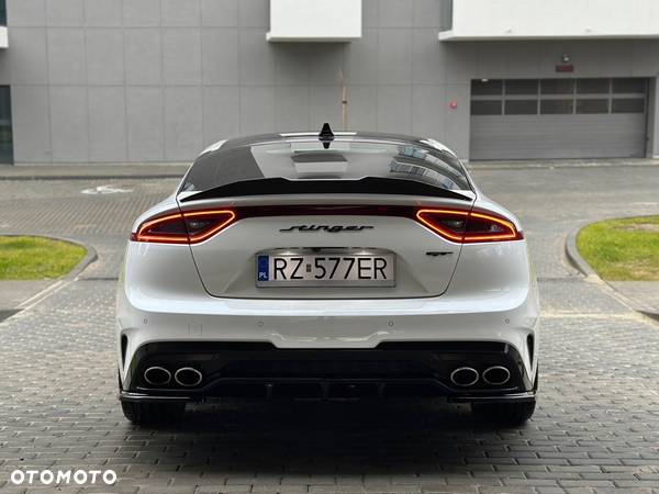 Kia Stinger - 15