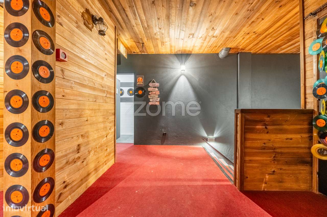 Espaço comercial apto para sala de espetáculos - R. Pinto Bessa, Po... - Grande imagem: 5/36