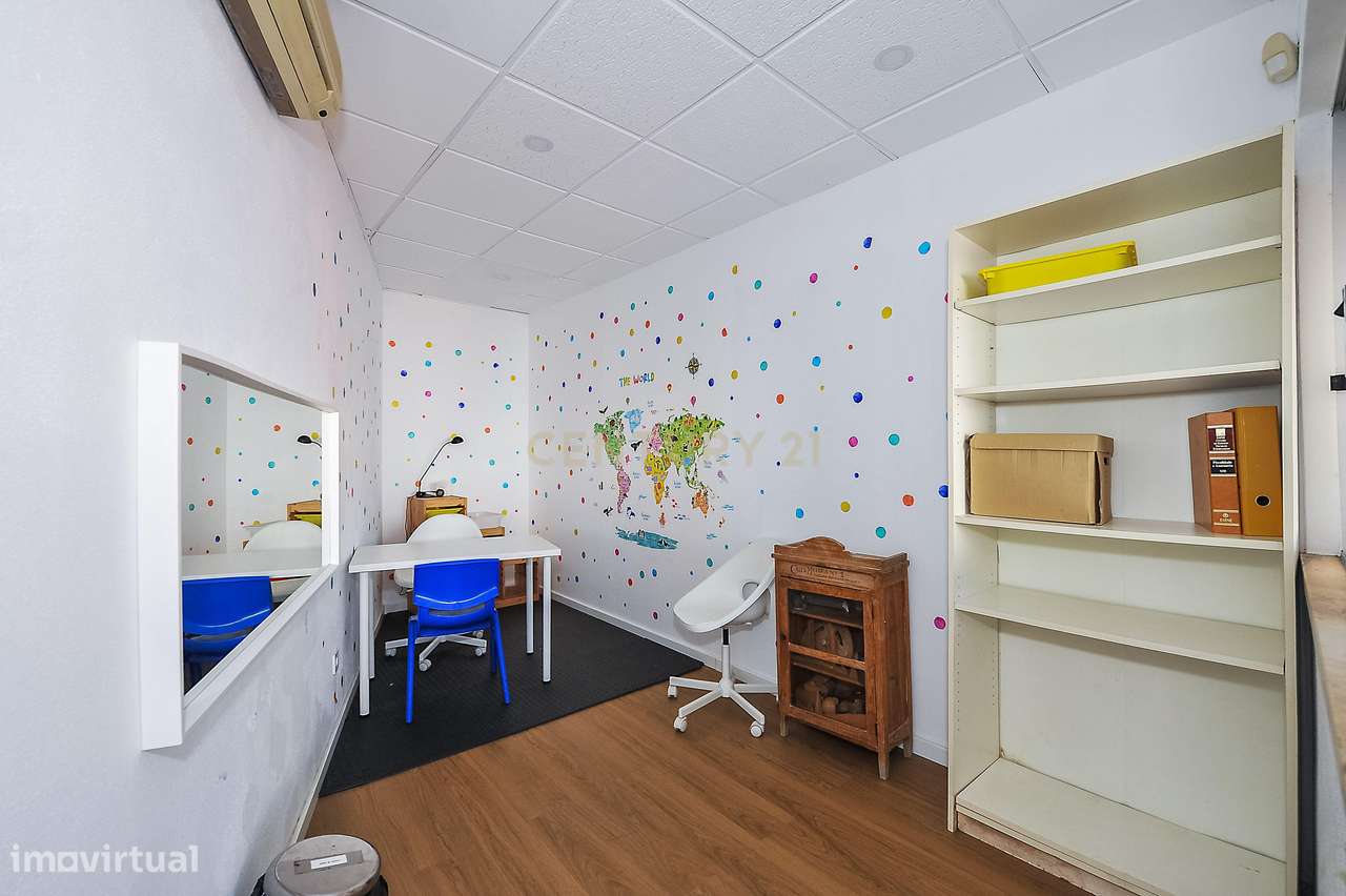 Imóvel com negócio (colégio)– Centro da Parede, Cascais-24