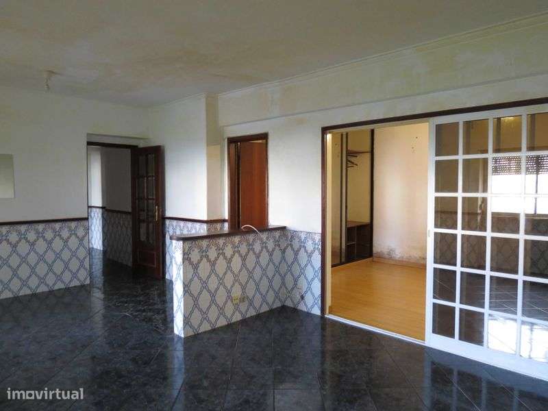 Vende-se T2 em Rio de Mouro - Grande imagem: 5/11