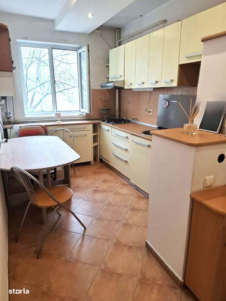 3 camere , etaj 1, bld. Balcescu , mobilat , 0% comision-0