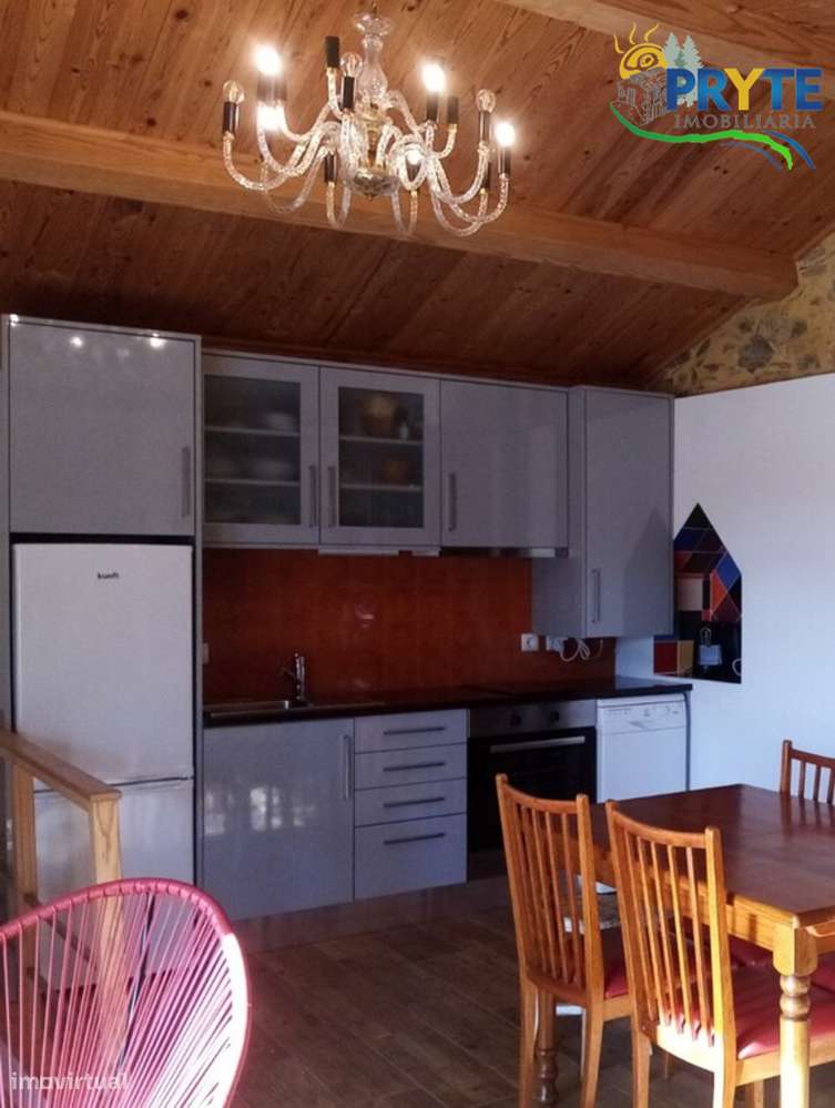 Moradia T2 situada em Castanheira de Pêra - Grande imagem: 4/23