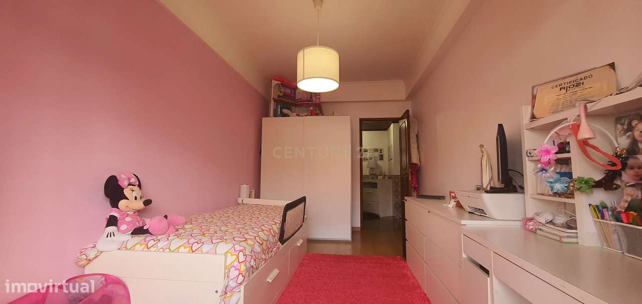 Apartamento T2+1 com parqueamento e Vista desafogada em Odivelas, Lisb-21