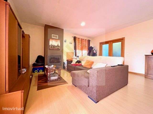 Moradia T4 com espaço exterior em Válega-6