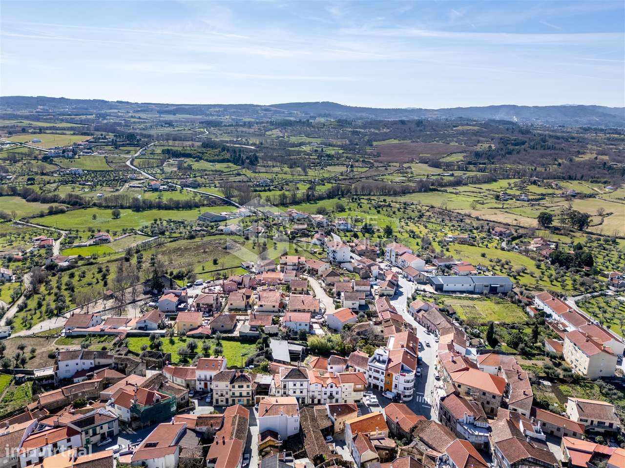 Prédio para venda centro de Caria com comércio no rés-do-chão e ampla-10
