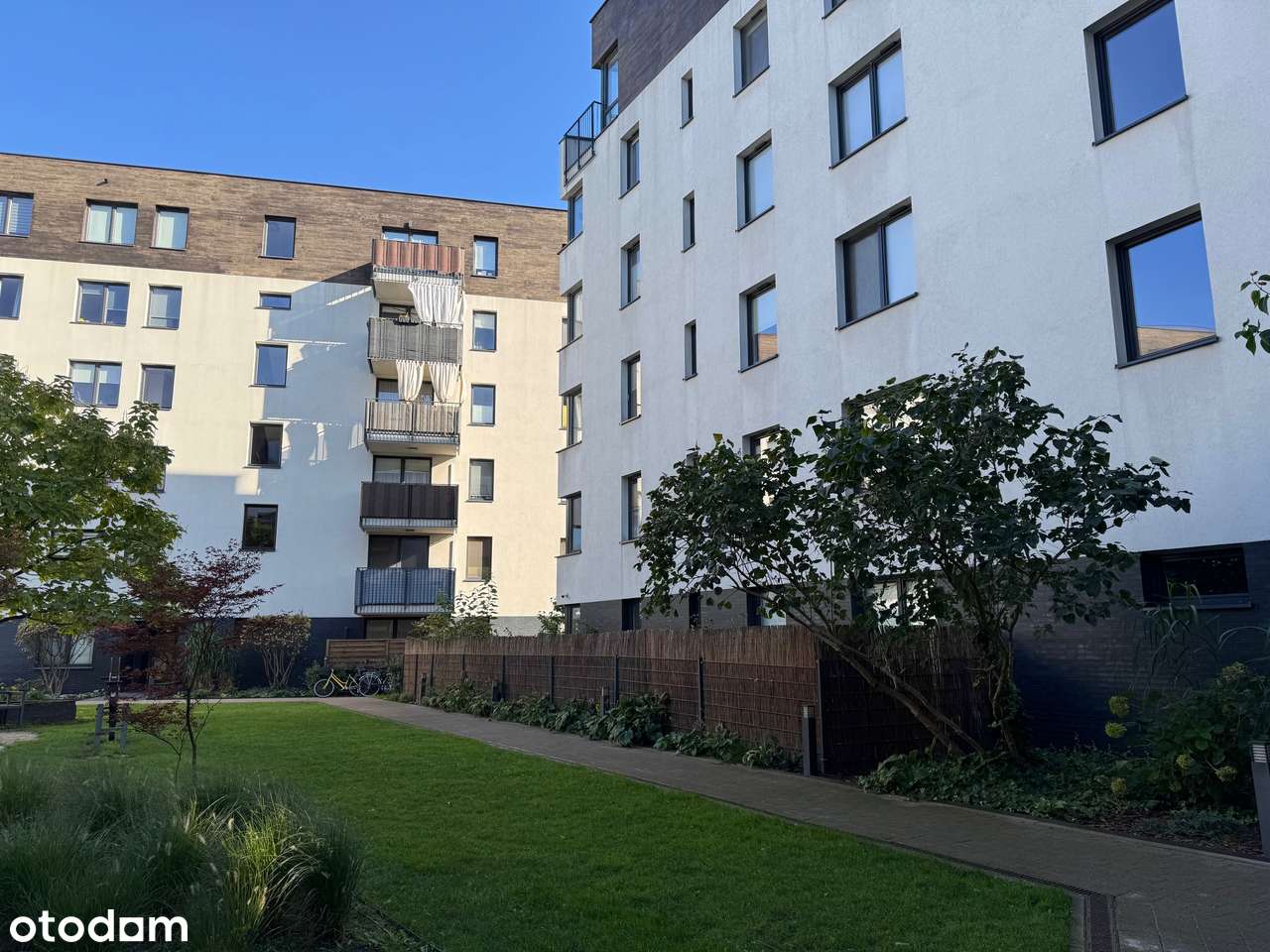 Bemowo 3 pokojowe z garażem i ogródkiem-0