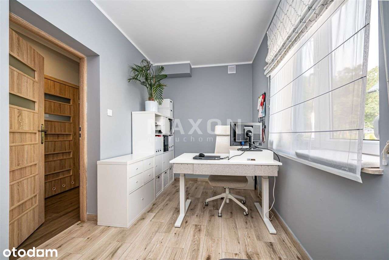 Dom w spokojnej i cichej okolicy-7