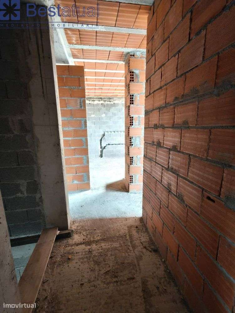 Moradia T 3 em fase de construção - Ótimos Acabamentos-19