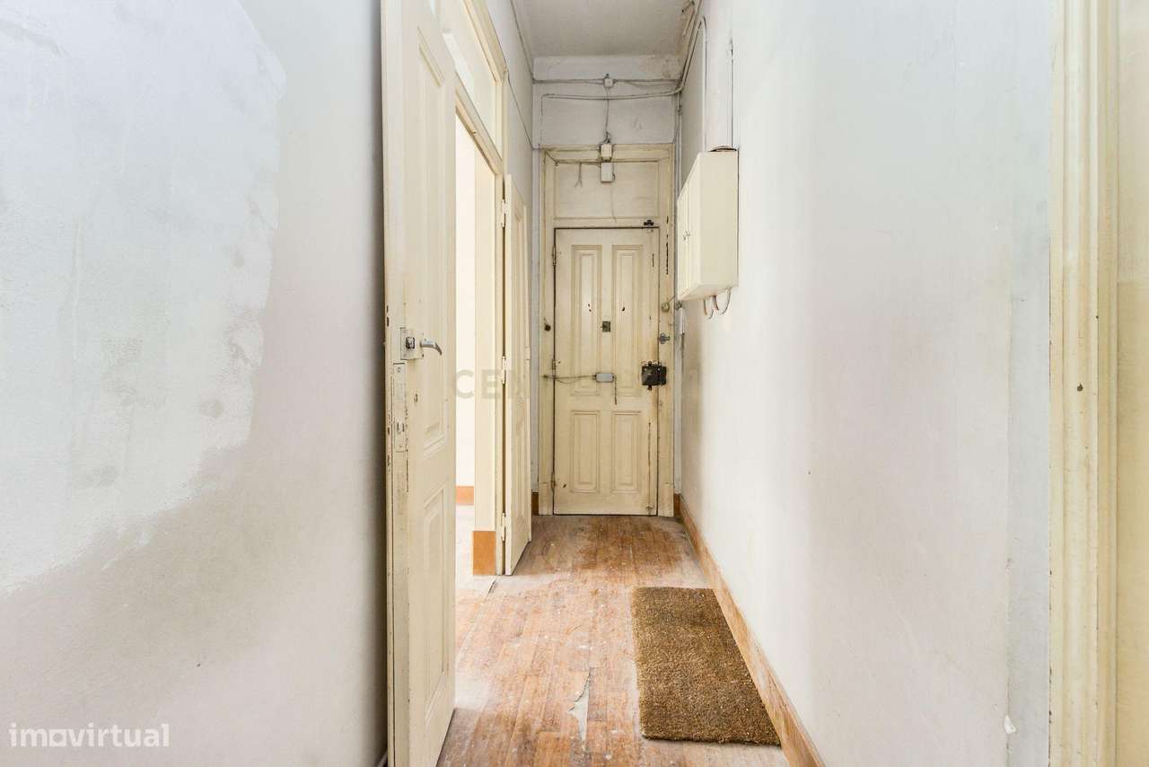 SÒ PARA SERVIÇOS 12 Assoalhadas para renovação em Localização Premium - Grande imagem: 4/39