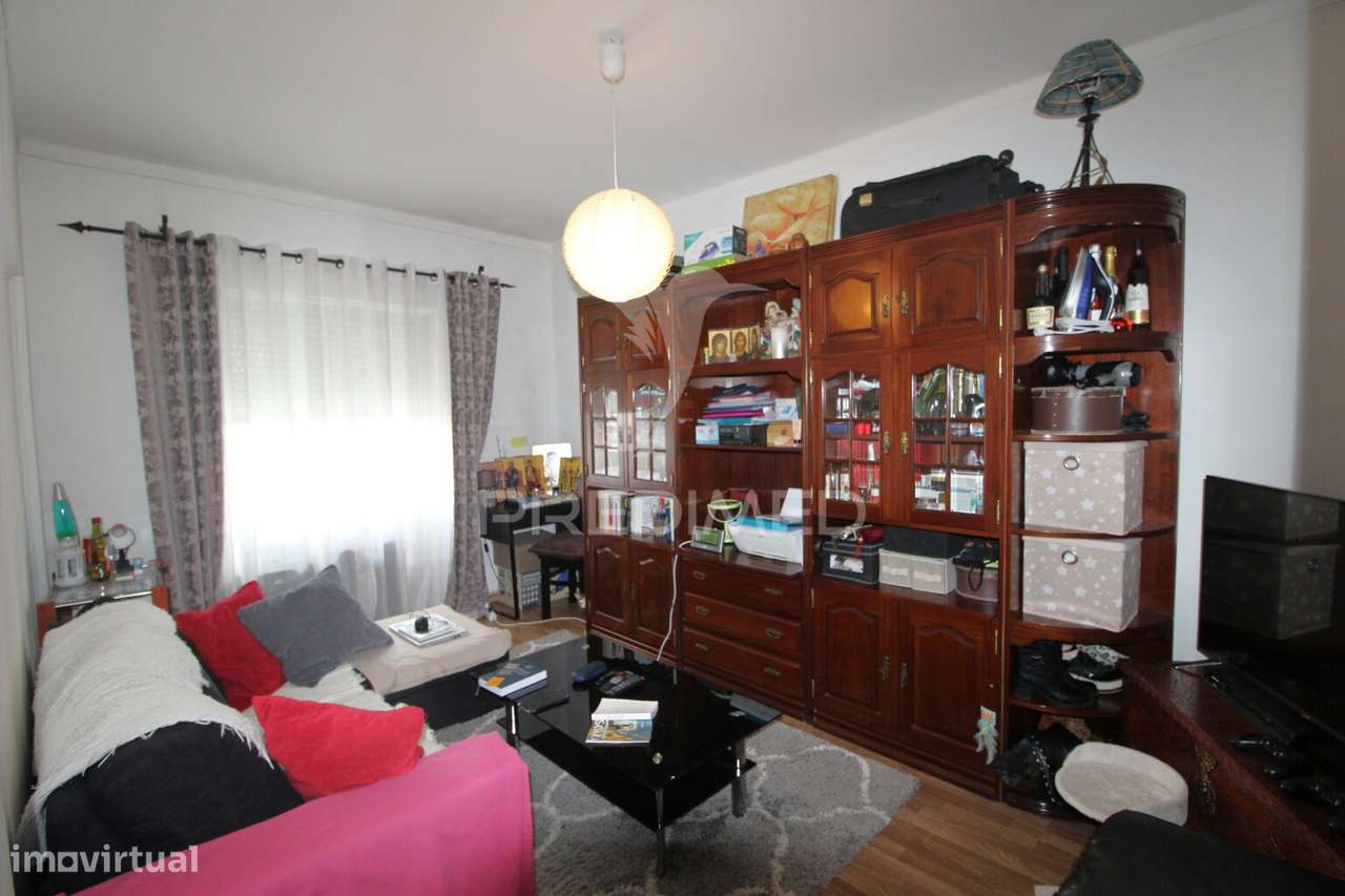 T1 adaptado a T2 com quintal em Alcochete - Grande imagem: 4/9