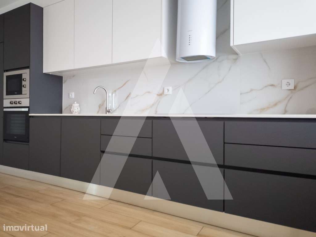 Apartamento T1 no Centro de Ovar com terraço de 100m2 frente parque... - Grande imagem: 4/19