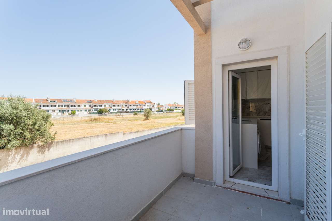Moradia T3 em Construção com Garagem Dupla, Sótão e Terraço-6