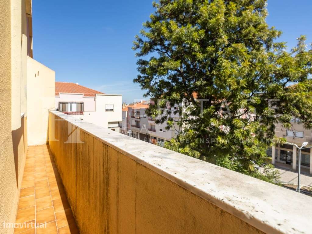 Apartamento T3 Remodelado com Suíte Baixa da Banheira-27